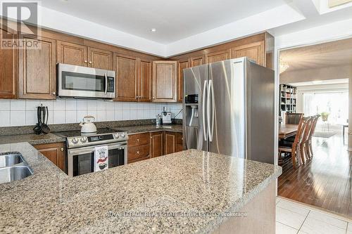 Upper - 1701 Willow Way, Mississauga, ON - Indoor Photo Showing Kitchen With Stainless Steel Kitchen With Double Sink With Upgraded Kitchen
