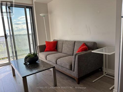 909 - 105 The Queensway, Toronto (High Park-Swansea), ON - Indoor Photo Showing Living Room