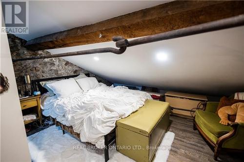 40 Main Street, Cambridge, ON - Indoor Photo Showing Bedroom