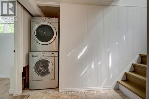 95 Murray Drive S, Aurora, ON - Indoor Photo Showing Laundry Room