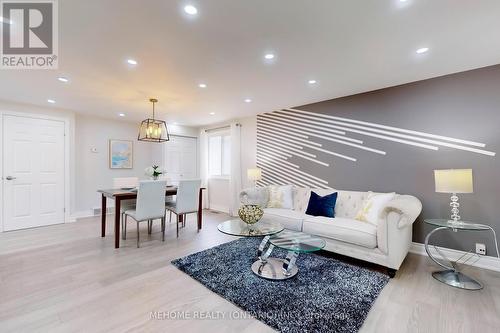 68 Amos Avenue, Waterloo, ON - Indoor Photo Showing Living Room