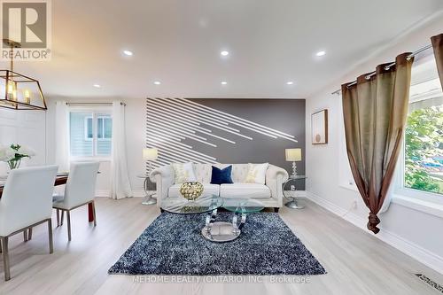 68 Amos Avenue, Waterloo, ON - Indoor Photo Showing Living Room