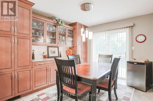 9 Samuel Place, Kawartha Lakes, ON - Indoor Photo Showing Dining Room