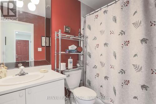 9 Samuel Place, Kawartha Lakes, ON - Indoor Photo Showing Bathroom