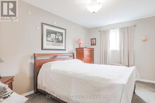 9 Samuel Place, Kawartha Lakes, ON - Indoor Photo Showing Bedroom