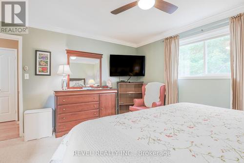 9 Samuel Place, Kawartha Lakes, ON - Indoor Photo Showing Bedroom