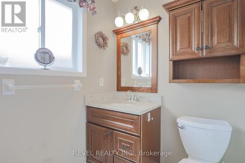 9 Samuel Place, Kawartha Lakes, ON - Indoor Photo Showing Bathroom