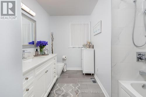 51 Knox Road W, Wasaga Beach, ON - Indoor Photo Showing Bathroom