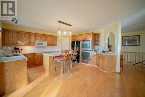 1205 Fox Tree Road, Creston, BC - Indoor Photo Showing Kitchen