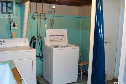 111 5Th Avenue W, Nokomis, SK - Indoor Photo Showing Laundry Room