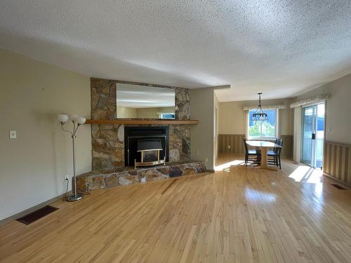 1015 Carbonate Street, Nelson, BC - Indoor Photo Showing Living Room With Fireplace