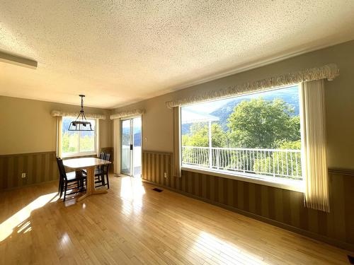 1015 Carbonate Street, Nelson, BC - Indoor