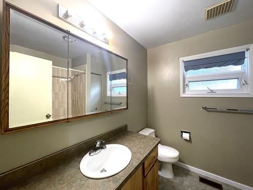 1015 Carbonate Street, Nelson, BC - Indoor Photo Showing Bathroom