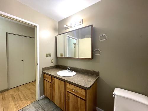 1015 Carbonate Street, Nelson, BC - Indoor Photo Showing Bathroom