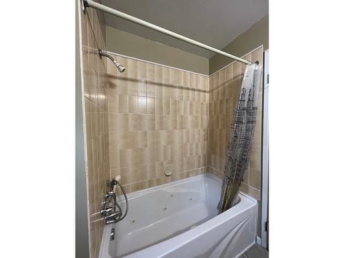 1015 Carbonate Street, Nelson, BC - Indoor Photo Showing Bathroom