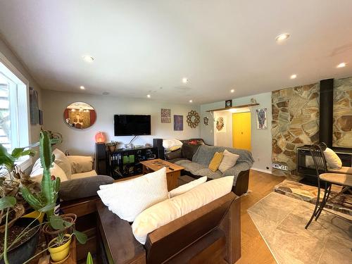 1015 Carbonate Street, Nelson, BC - Indoor Photo Showing Living Room With Fireplace