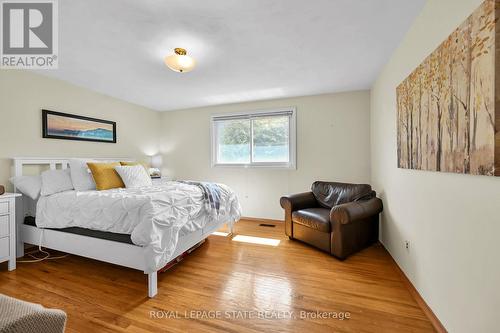 1024 Garth Street, Hamilton, ON - Indoor Photo Showing Bedroom