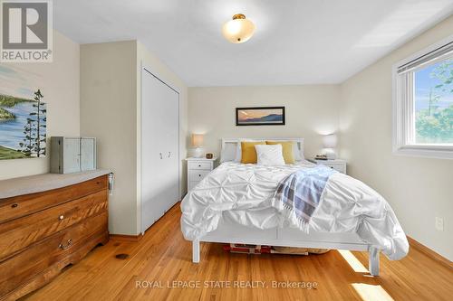 1024 Garth Street, Hamilton, ON - Indoor Photo Showing Bedroom