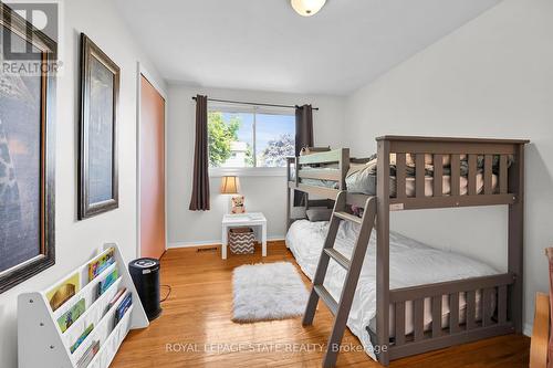 1024 Garth Street, Hamilton, ON - Indoor Photo Showing Bedroom