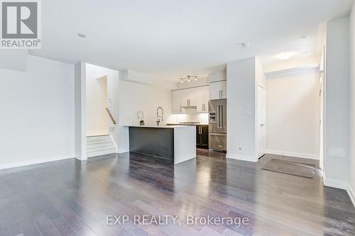 Th3 - 4070 Parkside Village Drive, Mississauga (Creditview), ON - Indoor Photo Showing Kitchen