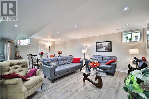 44 Game Creek Crescent, Brampton, ON - Indoor Photo Showing Living Room