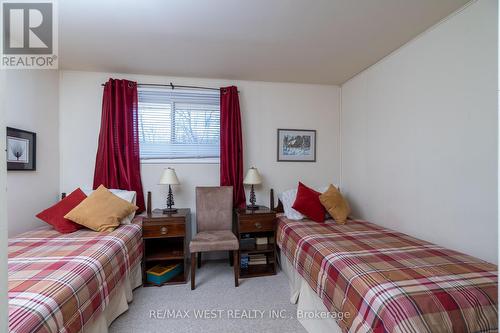 209513 Hwy 26, Blue Mountains, ON - Indoor Photo Showing Bedroom