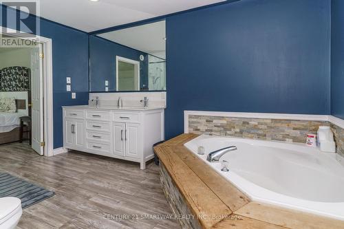 1070 Tally-Ho Winter Park Road, Lake Of Bays, ON - Indoor Photo Showing Bathroom