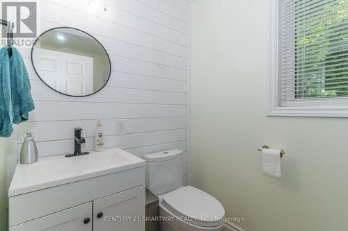 1070 Tally-Ho Winter Park Road, Lake Of Bays, ON - Indoor Photo Showing Bathroom