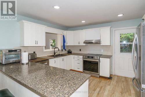 1070 Tally-Ho Winter Park Road, Lake Of Bays, ON - Indoor Photo Showing Kitchen With Double Sink With Upgraded Kitchen