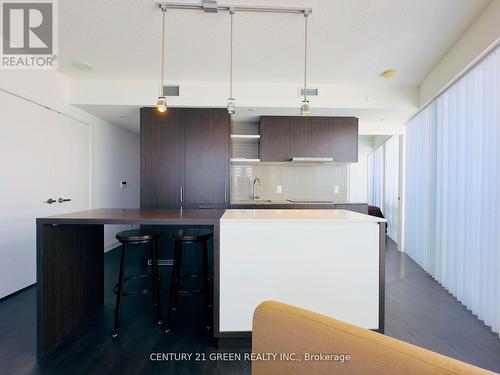 5407 - 100 Harbour Street, Toronto, ON - Indoor Photo Showing Kitchen