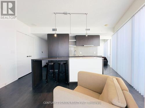 5407 - 100 Harbour Street, Toronto, ON - Indoor Photo Showing Kitchen