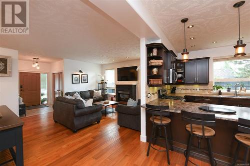 2704 Virginia Dr, Courtenay, BC - Indoor Photo Showing Living Room With Fireplace