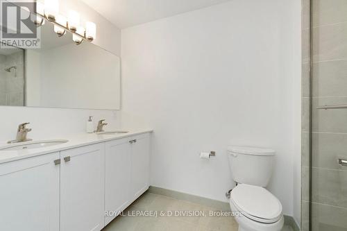 403 - 19A West Street N, Kawartha Lakes, ON - Indoor Photo Showing Bathroom