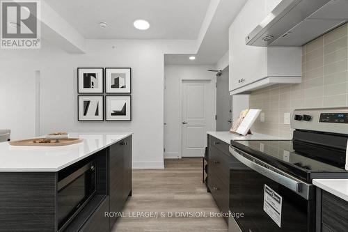 403 - 19A West Street N, Kawartha Lakes, ON - Indoor Photo Showing Kitchen