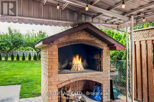 15 Congress Crescent, Hamilton, ON - Indoor With Fireplace