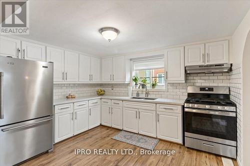 15 Congress Crescent, Hamilton, ON - Indoor Photo Showing Kitchen