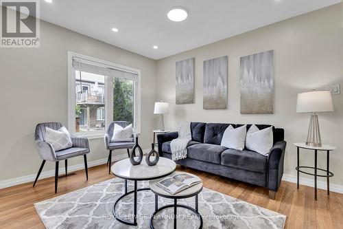 140 Windflower Drive, Kitchener, ON - Indoor Photo Showing Living Room