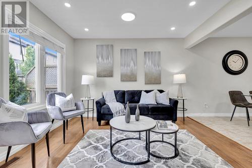 140 Windflower Drive, Kitchener, ON - Indoor Photo Showing Living Room