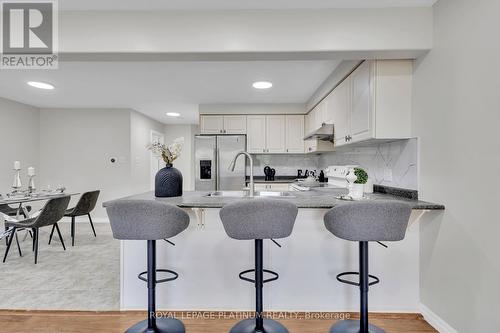 140 Windflower Drive, Kitchener, ON - Indoor Photo Showing Kitchen