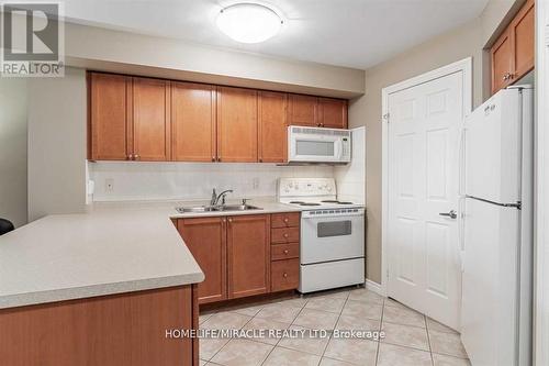 1401 - 3880 Duke Of York Boulevard, Mississauga, ON - Indoor Photo Showing Kitchen With Double Sink