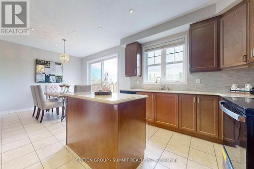 1586 Clitherow Street W, Milton, ON - Indoor Photo Showing Kitchen With Upgraded Kitchen