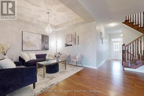 1586 Clitherow Street W, Milton, ON - Indoor Photo Showing Living Room