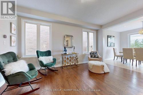 1586 Clitherow Street W, Milton, ON - Indoor Photo Showing Living Room