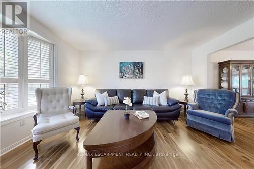 512 Scarlett Crescent, Burlington, ON - Indoor Photo Showing Living Room