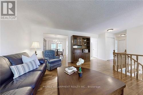 512 Scarlett Crescent, Burlington, ON - Indoor Photo Showing Living Room