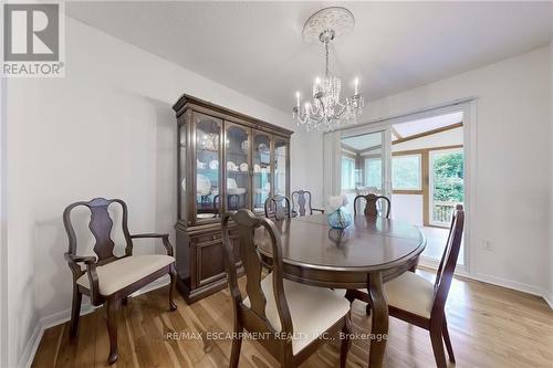 512 Scarlett Crescent, Burlington, ON - Indoor Photo Showing Dining Room