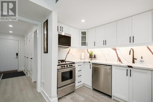 105 - 32 Deerhurst Greens Drive, Huntsville, ON - Indoor Photo Showing Kitchen