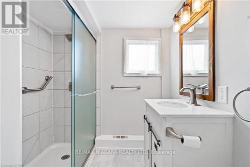 57 Shannon Road, Fort Erie, ON - Indoor Photo Showing Bathroom