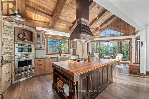 457 St. Johns Sideroad, Aurora, ON - Indoor Photo Showing Kitchen