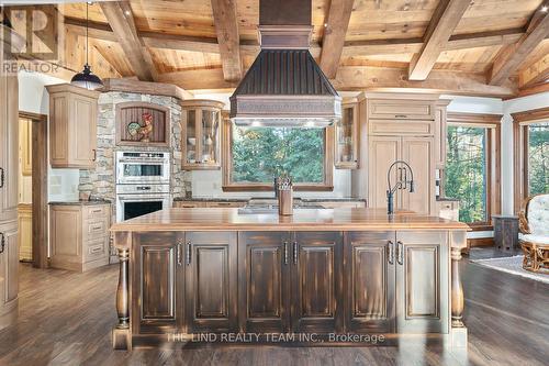 457 St. Johns Sideroad, Aurora, ON - Indoor Photo Showing Kitchen